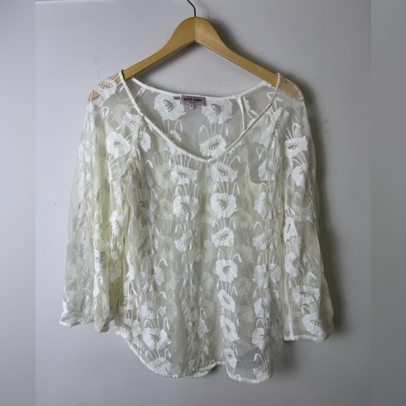 Guess Tops - Guess Jeans shear top size small